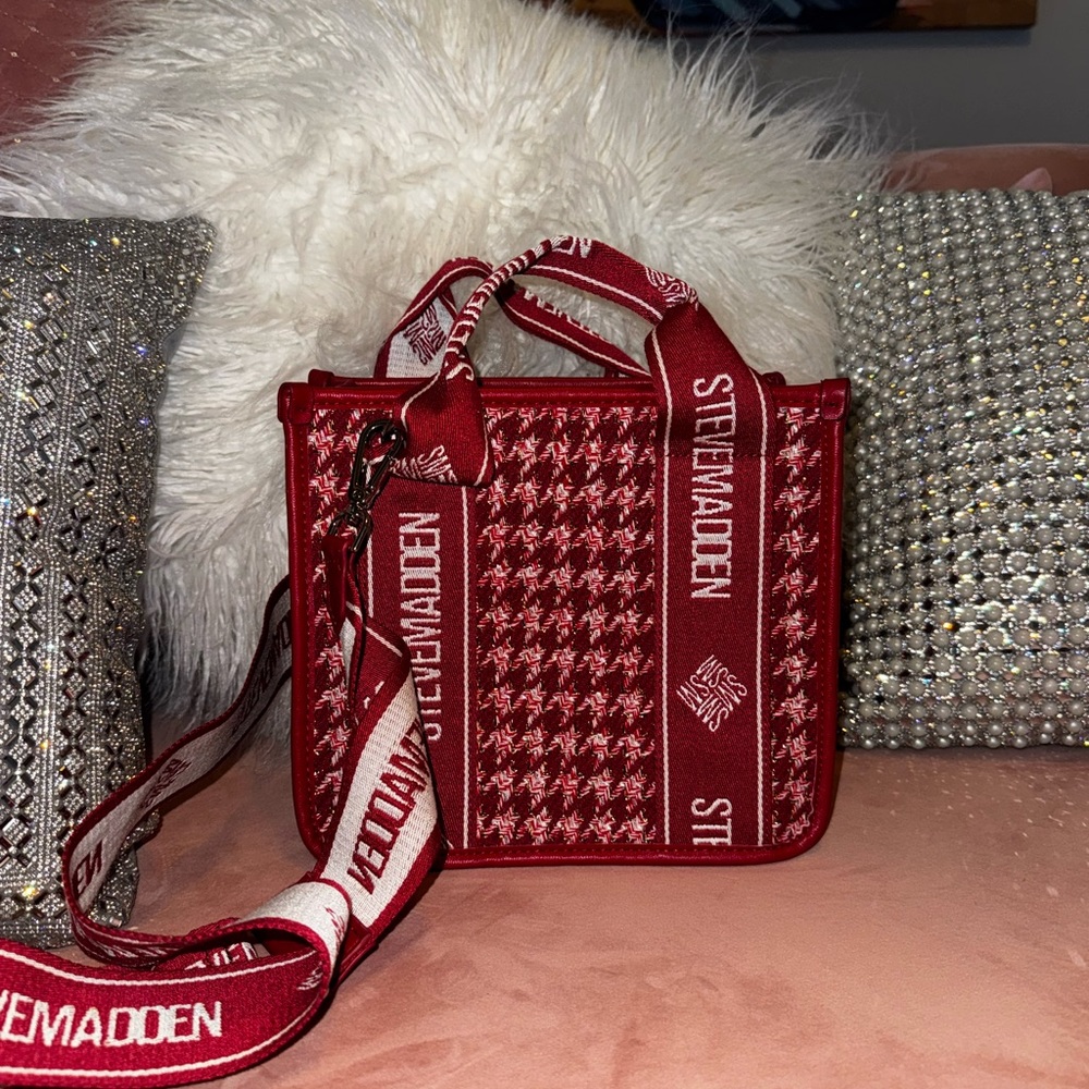 Steve Madden Red and White Crossbody Bag with Houndstooth Pattern